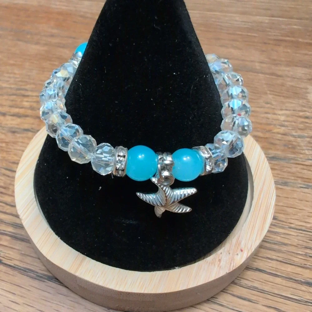 Turquoise Beaded Stretch Bracelet Set Turtle Starfish Charms Blue Clear Gold - Picture 3 of 3